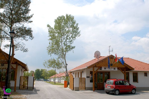 Ceglédi Termálfürdő és Szabadidő Központ